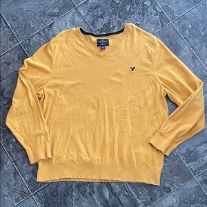 AMERICAN EAGLE Men's Classic Fit Deep Yellow V-neck Preppy Coastal Sweater